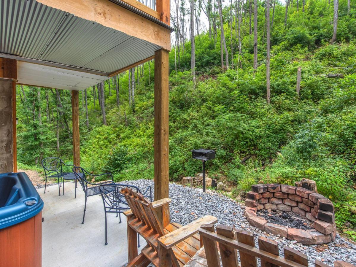 Bearly Hidden Villa Gatlinburg Exterior photo